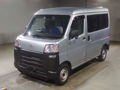 TOYOTA PIXIS VAN