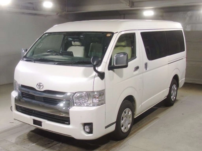 TOYOTA HIACE WAGON