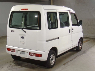 TOYOTA PIXIS VAN