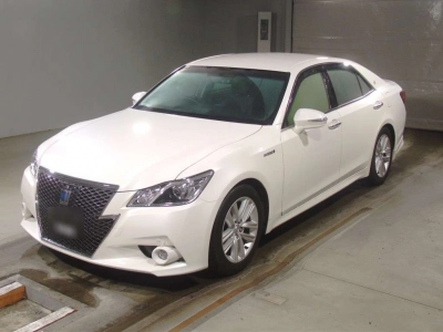 TOYOTA CROWN HYBRID
