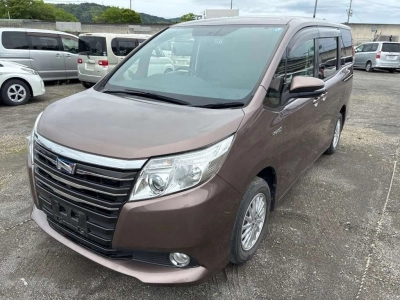 TOYOTA NOAH