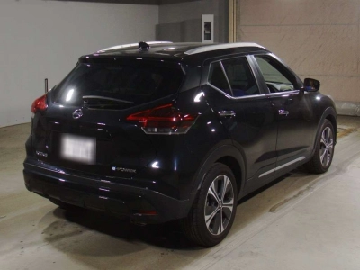 NISSAN KICKS