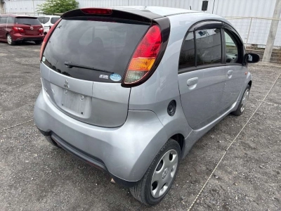 MITSUBISHI I