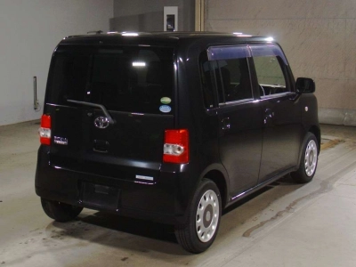 TOYOTA PIXIS SPACE