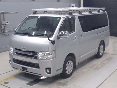 TOYOTA REGIUS VAN