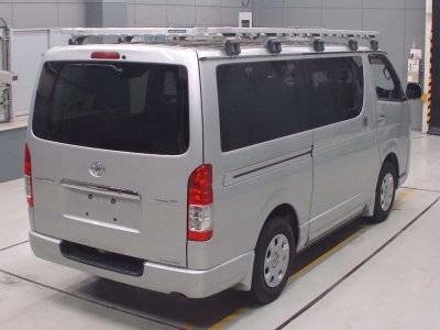 TOYOTA REGIUS VAN