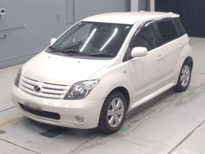 TOYOTA IST