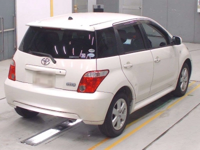 TOYOTA IST