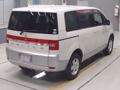 MITSUBISHI DELICA D:5
