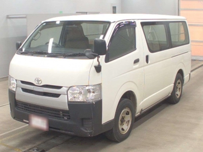 TOYOTA REGIUS VAN