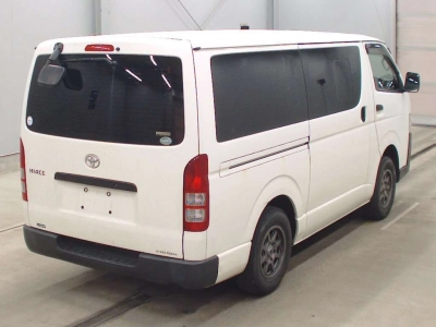 TOYOTA HIACE VAN