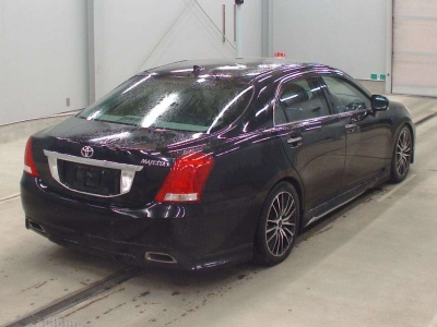 TOYOTA CROWN MAJESTA