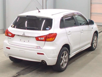 MITSUBISHI RVR