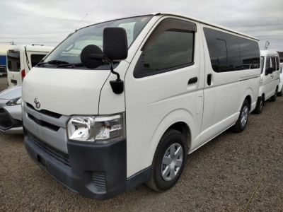 TOYOTA REGIUS ACE