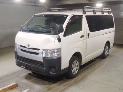 TOYOTA REGIUS VAN