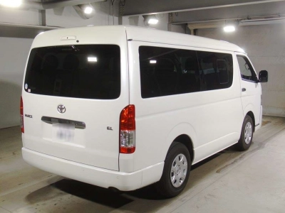 TOYOTA HIACE WAGON