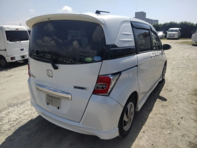 HONDA FREED SPIKE