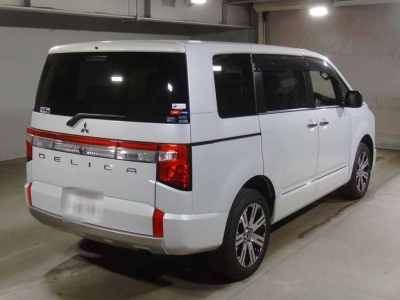 MITSUBISHI DELICA D:5