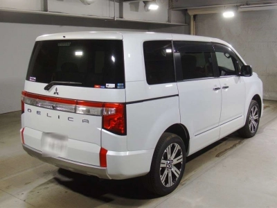 MITSUBISHI DELICA D:5