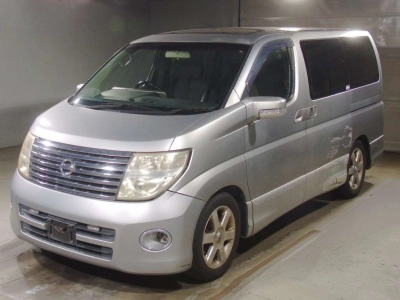 NISSAN ELGRAND