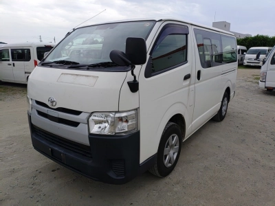 TOYOTA HIACE