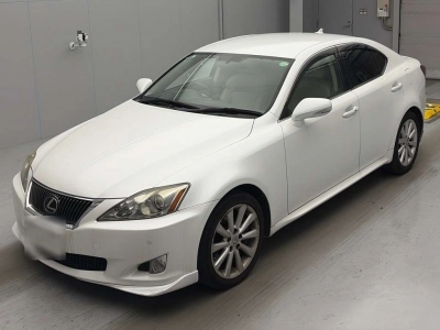 LEXUS IS