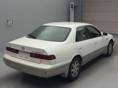 TOYOTA CAMRY GRACIA SEDAN