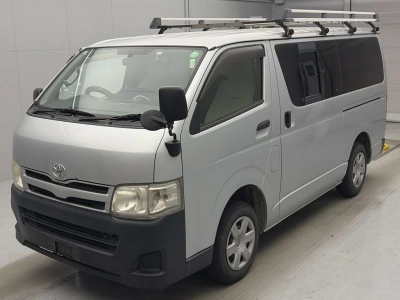 TOYOTA REGIUS VAN