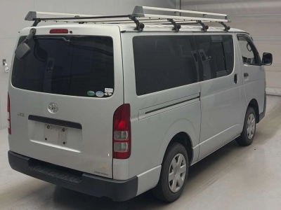 TOYOTA REGIUS VAN