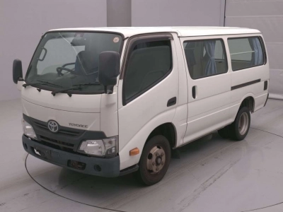 TOYOTA TOYOACE VAN