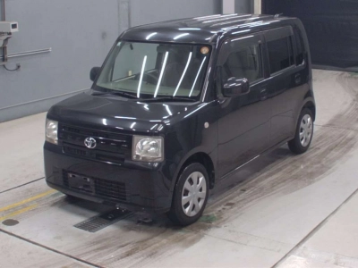 TOYOTA PIXIS SPACE