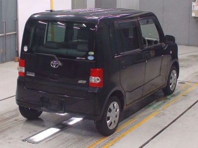 TOYOTA PIXIS SPACE