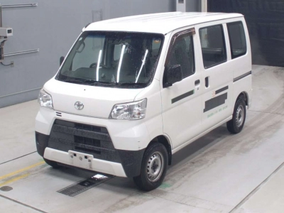 TOYOTA PIXIS VAN
