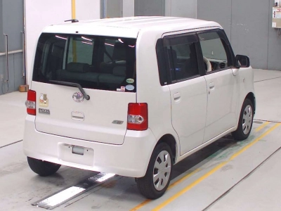 TOYOTA PIXIS SPACE