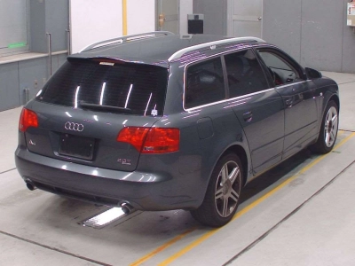 AUDI A4 AVANTE