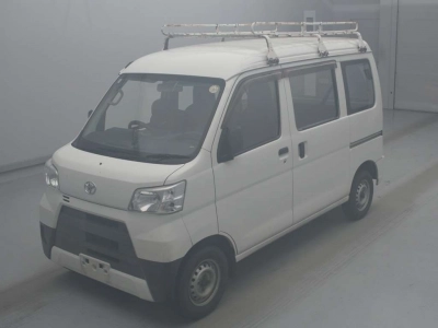 TOYOTA PIXIS VAN