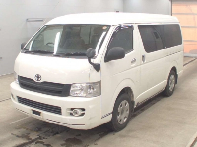 TOYOTA HIACE WAGON