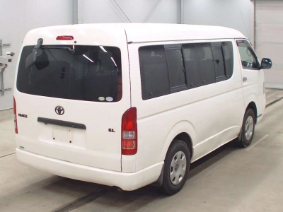 TOYOTA HIACE WAGON