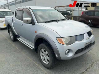 MITSUBISHI TRITON