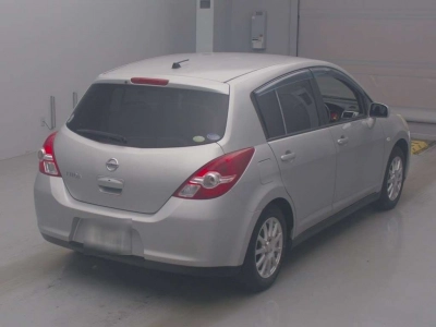 NISSAN TIIDA