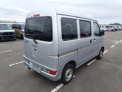 TOYOTA PIXIS VAN