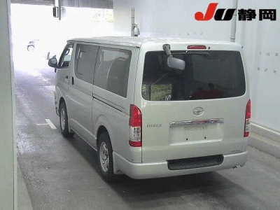 TOYOTA REGIUS VAN