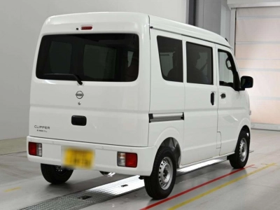 NISSAN CLIPPER VAN
