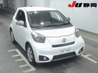TOYOTA IQ