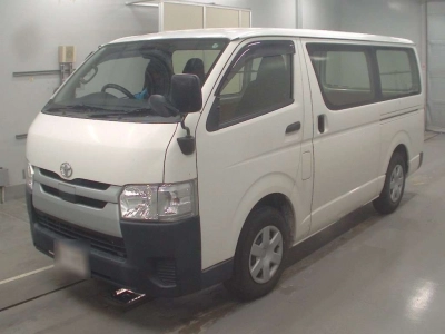 TOYOTA HIACE VAN