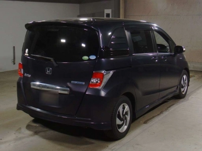 HONDA FREED SPIKE HYBRID