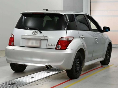 TOYOTA IST