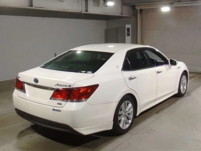 TOYOTA CROWN HYBRID