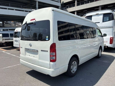 TOYOTA HIACE WAGON