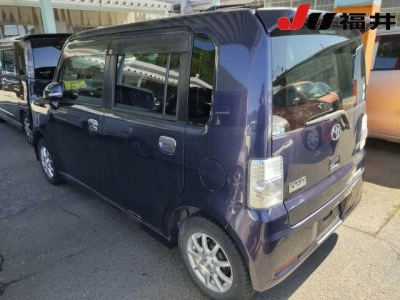 TOYOTA PIXIS SPACE